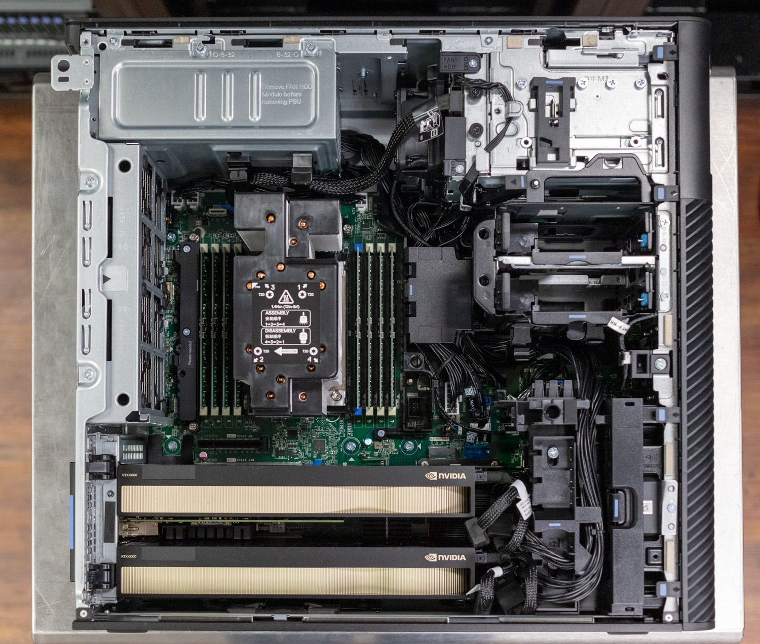 Dell Precision 7875 Interior