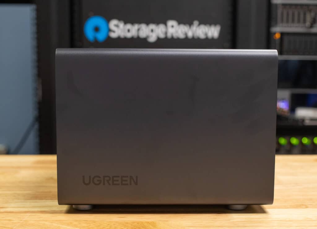 UGREEN DXP6800 Pro side