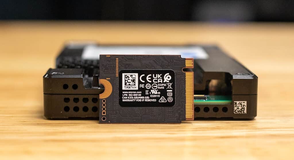 Crucial P310 back