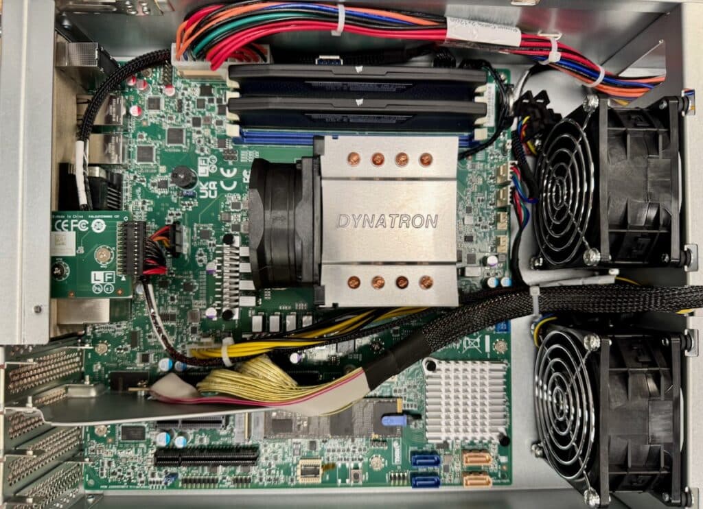 MiTAC TYAN HG68-B8016 motherboard