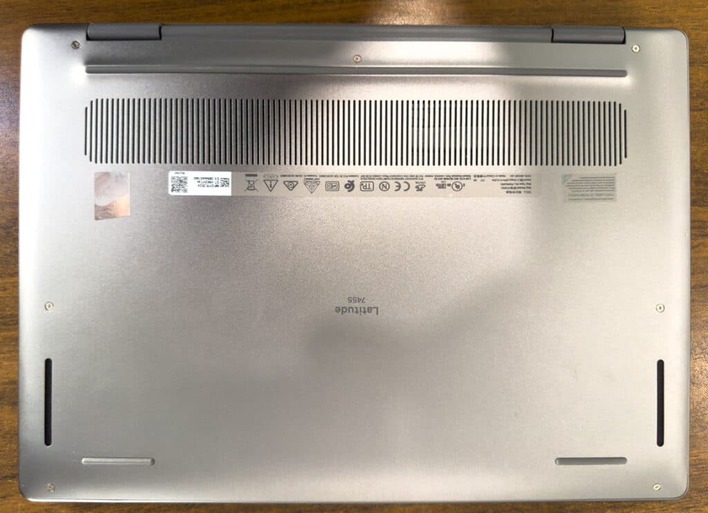 Dell Latitude 7455 bottom