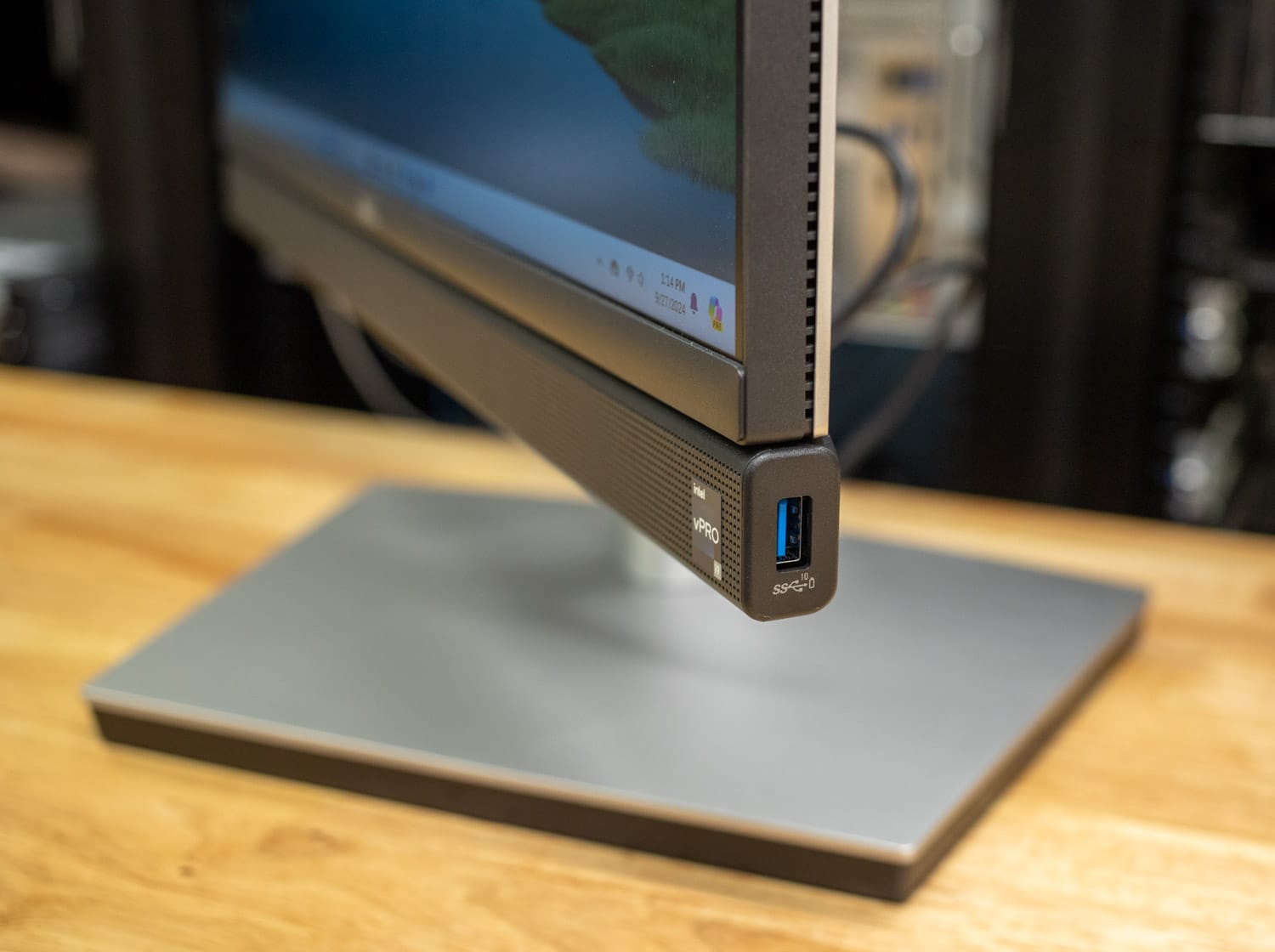 Dell OptiPlex 7420 AIO Right Ports