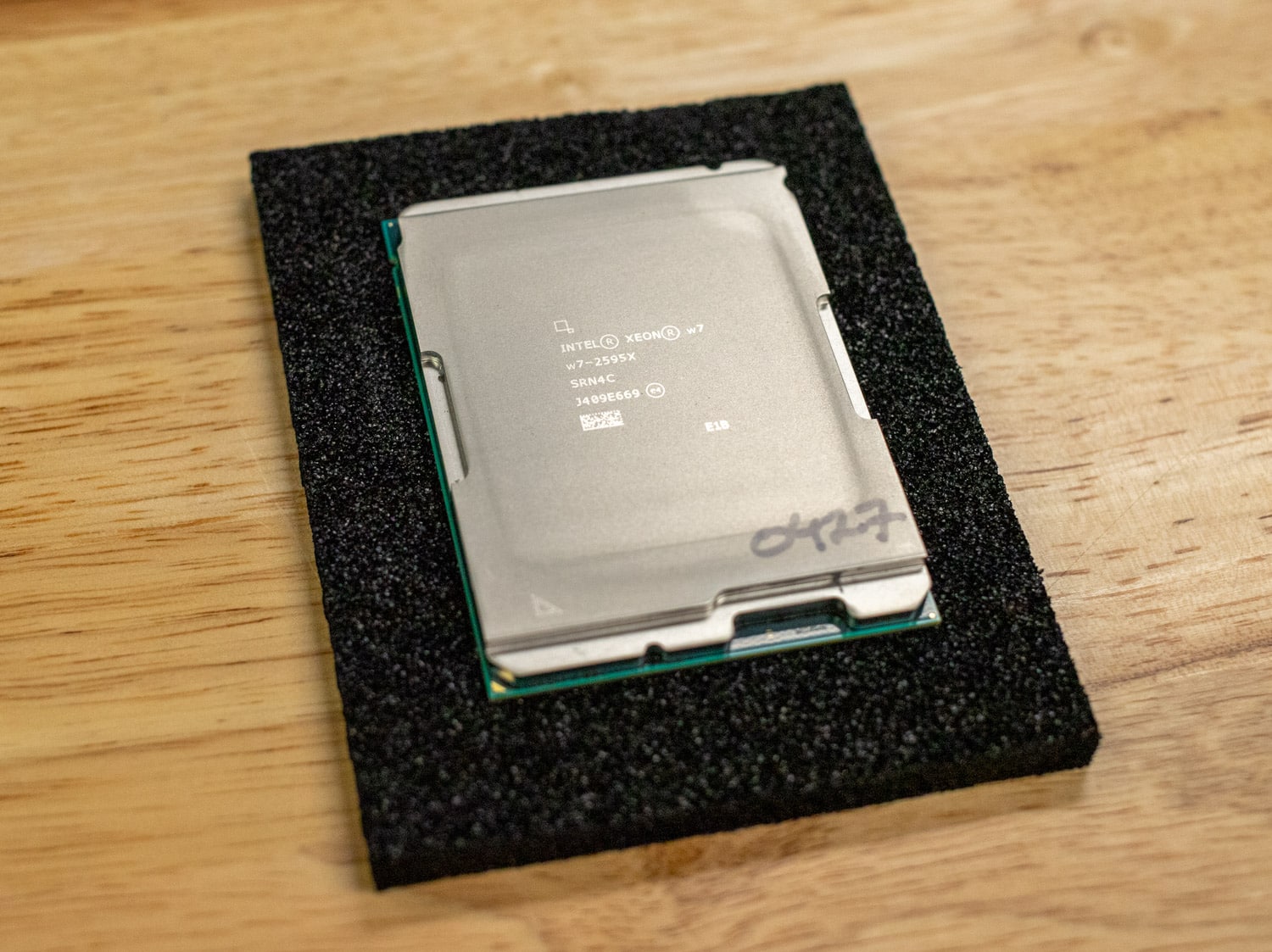 Intel Xeon W7-2595X