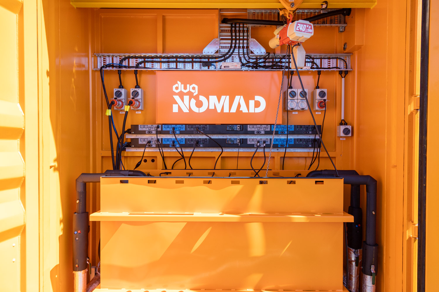 dug nomad mobile data center immersion tank