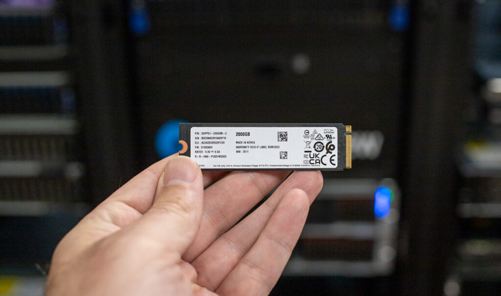 SK hynix Platinum P51 back label