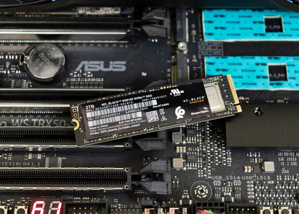 Sandisk WD_BLACK SN8100 with system board