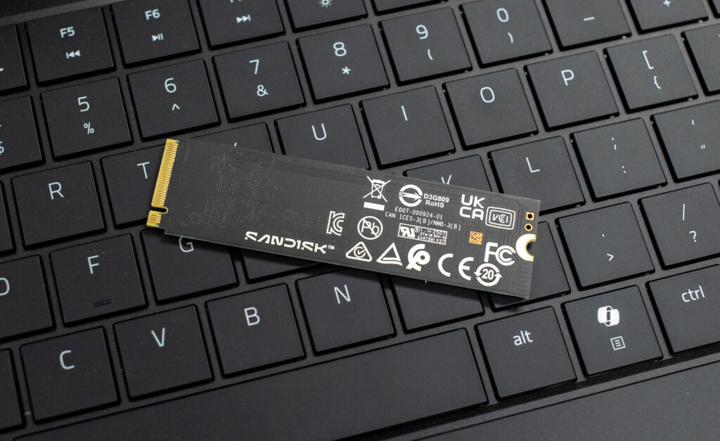 Sandisk WD_BLACK SN8100 back