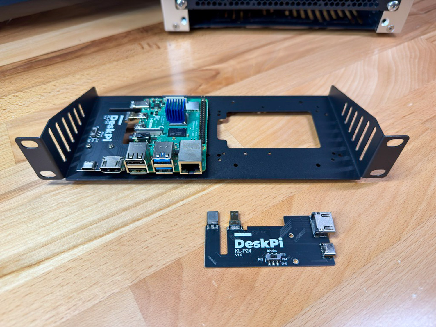 Deskpi RackMate T2 Pi shelf
