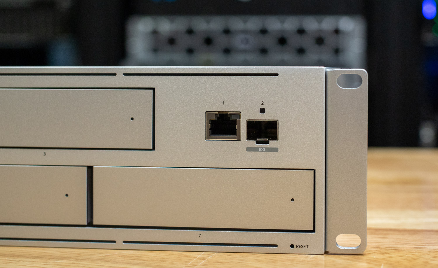 Ubiquiti UNAS Pro ports