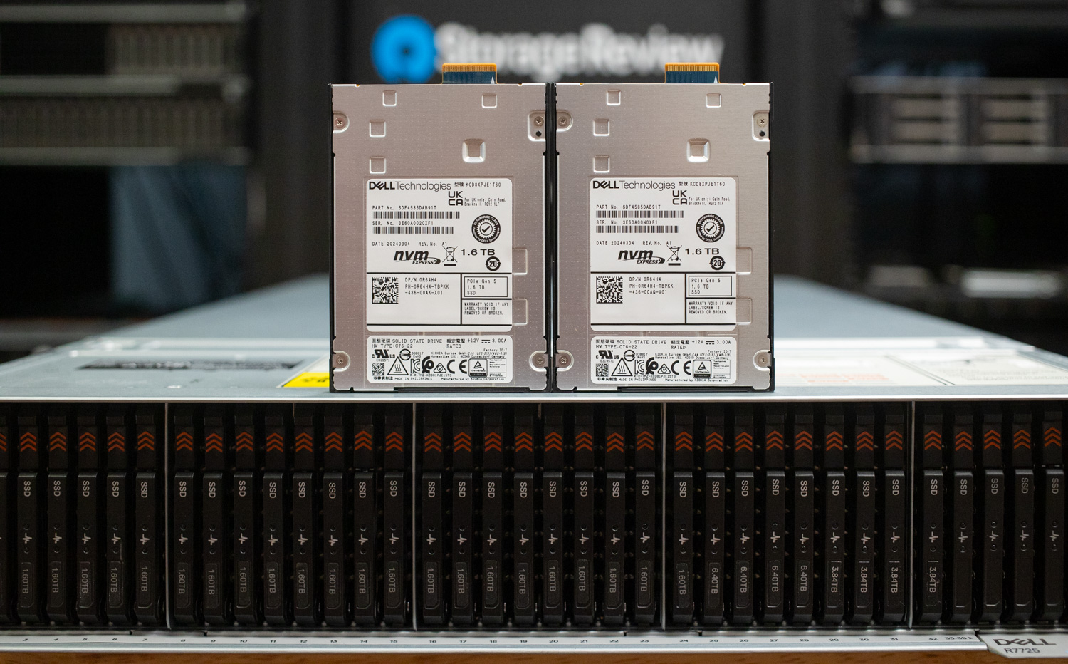 Dell R7725 media support