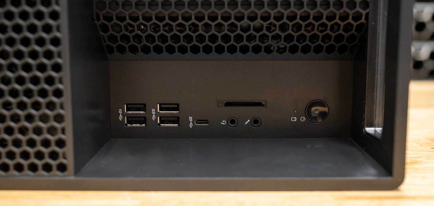 Lenovo ThinkStation P3 Tower Gen 2 front ports