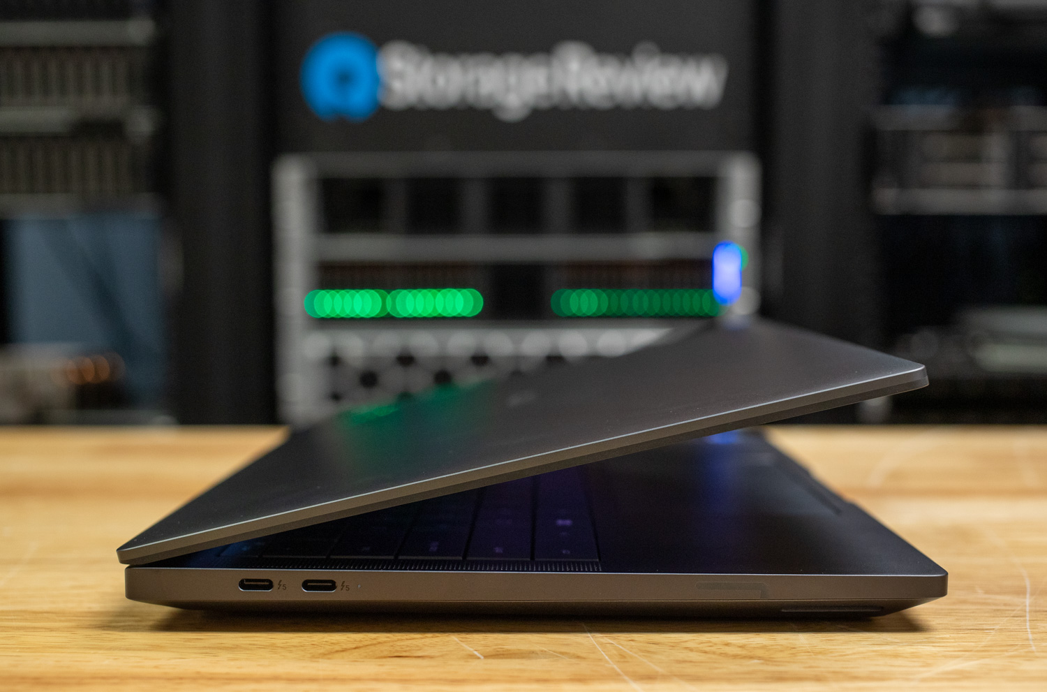 Dell Pro Max 14 Premium Left Ports
