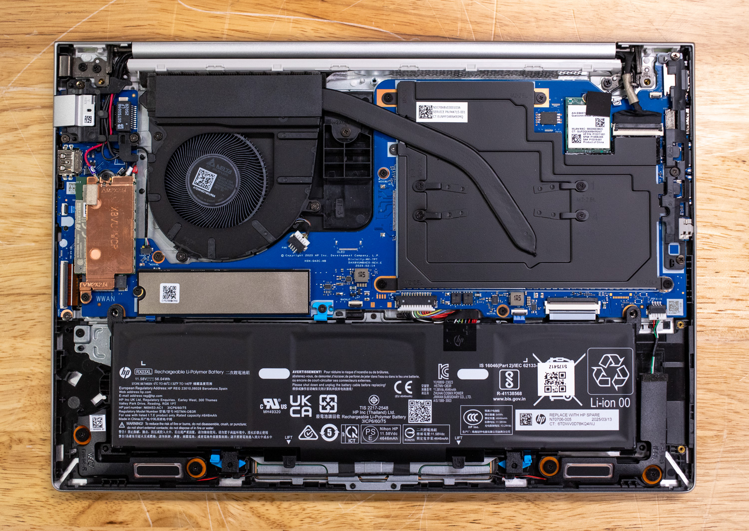 HP EliteBook 6 G1q internal view.