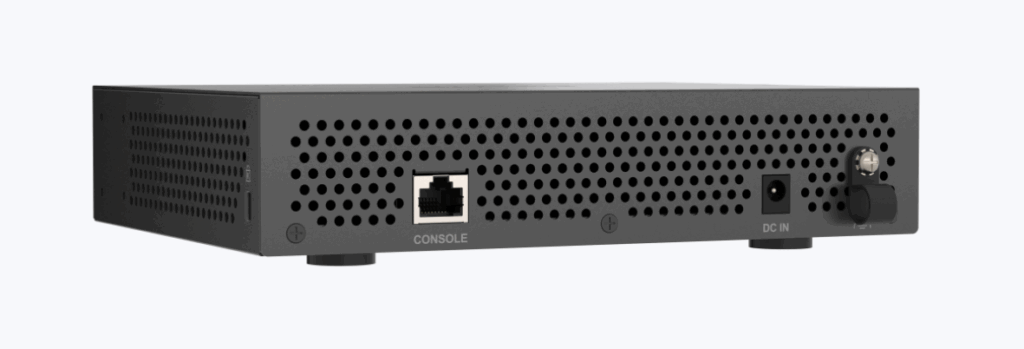 QNAP QSW-L3205-1C4T rear