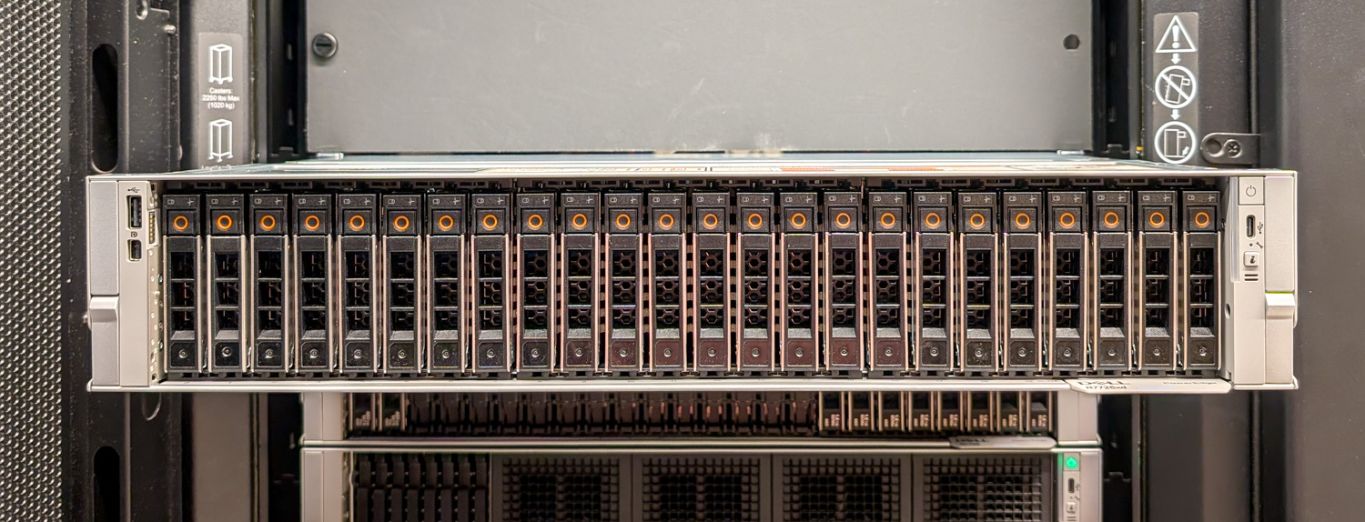 Dell PowerEdge R7225xd hero