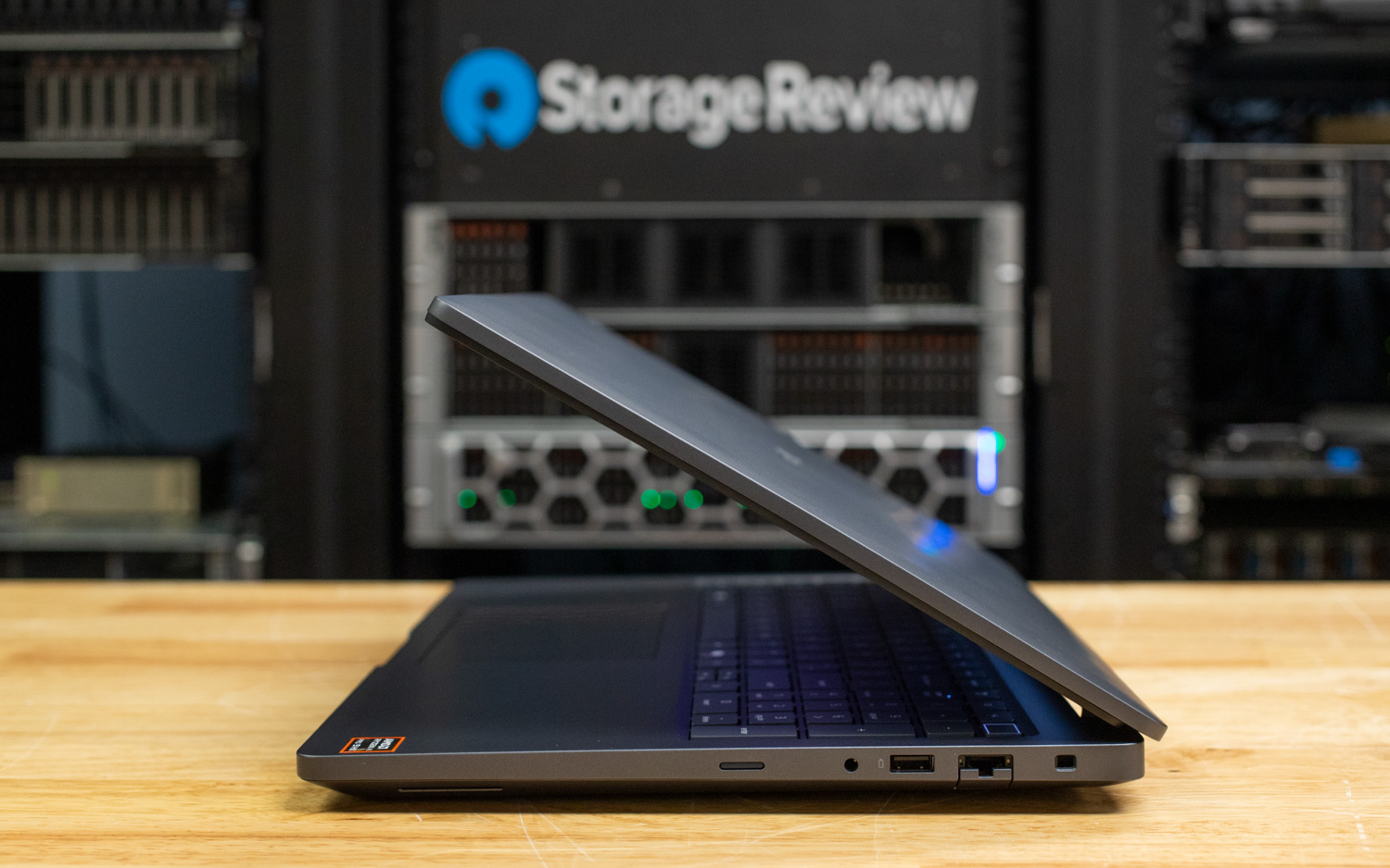 Dell Pro Max 16 (AMD) Right Ports