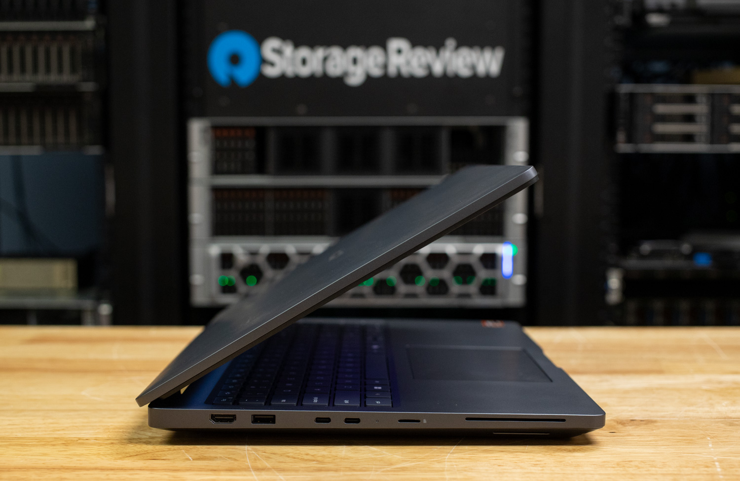 Dell Pro Max 16 (AMD) Left Ports