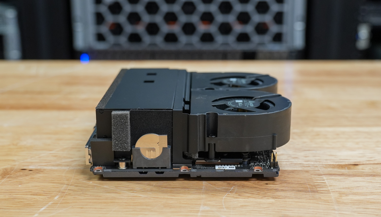 GIGABYTE Delivers Compact GB10 AI Workstation