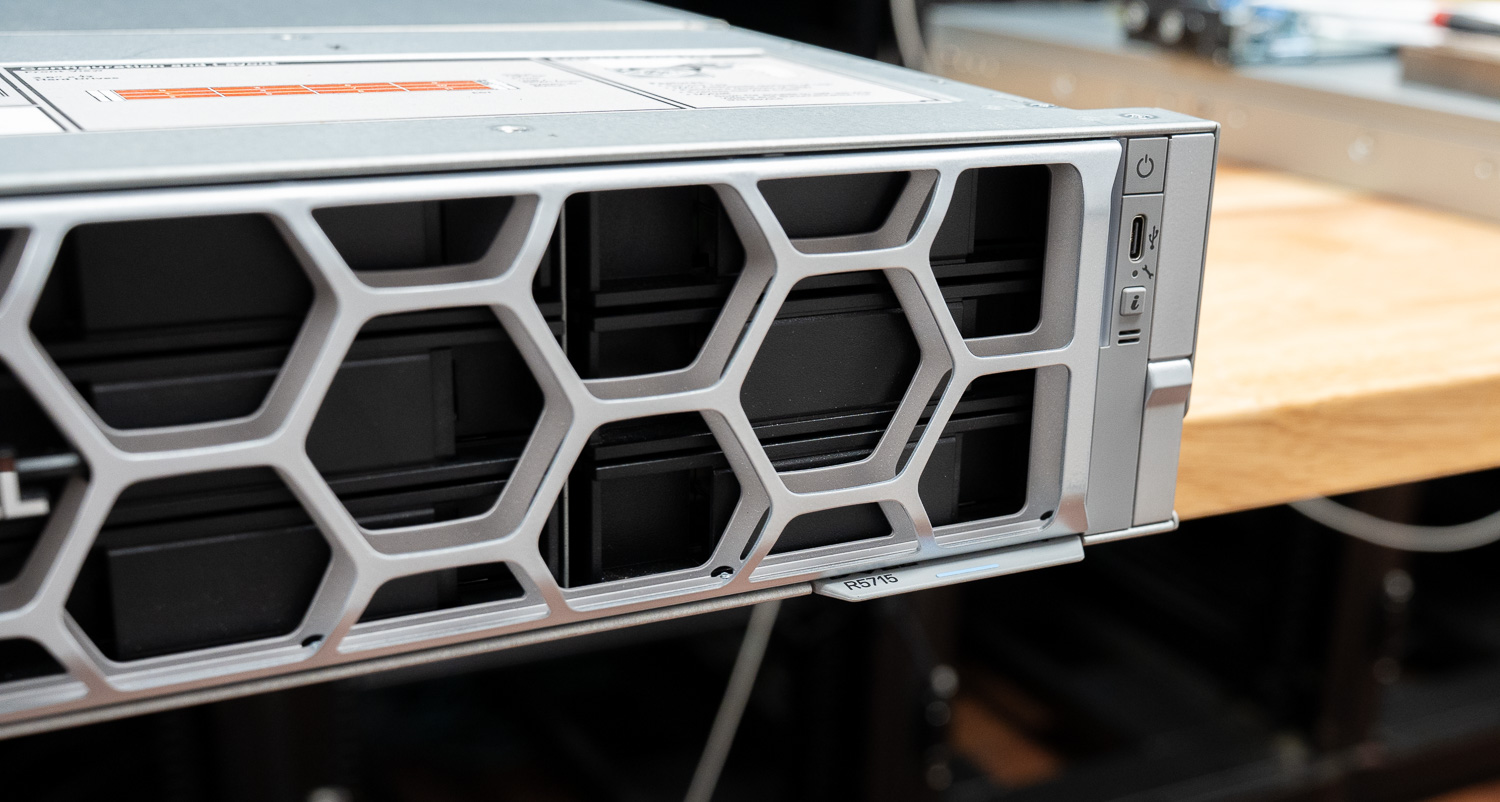 Dell PowerEdge R5715 front right ear.