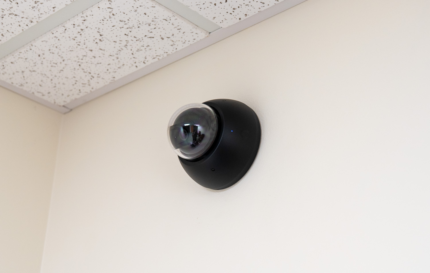 ubiquiti ai dome wall-mounted view