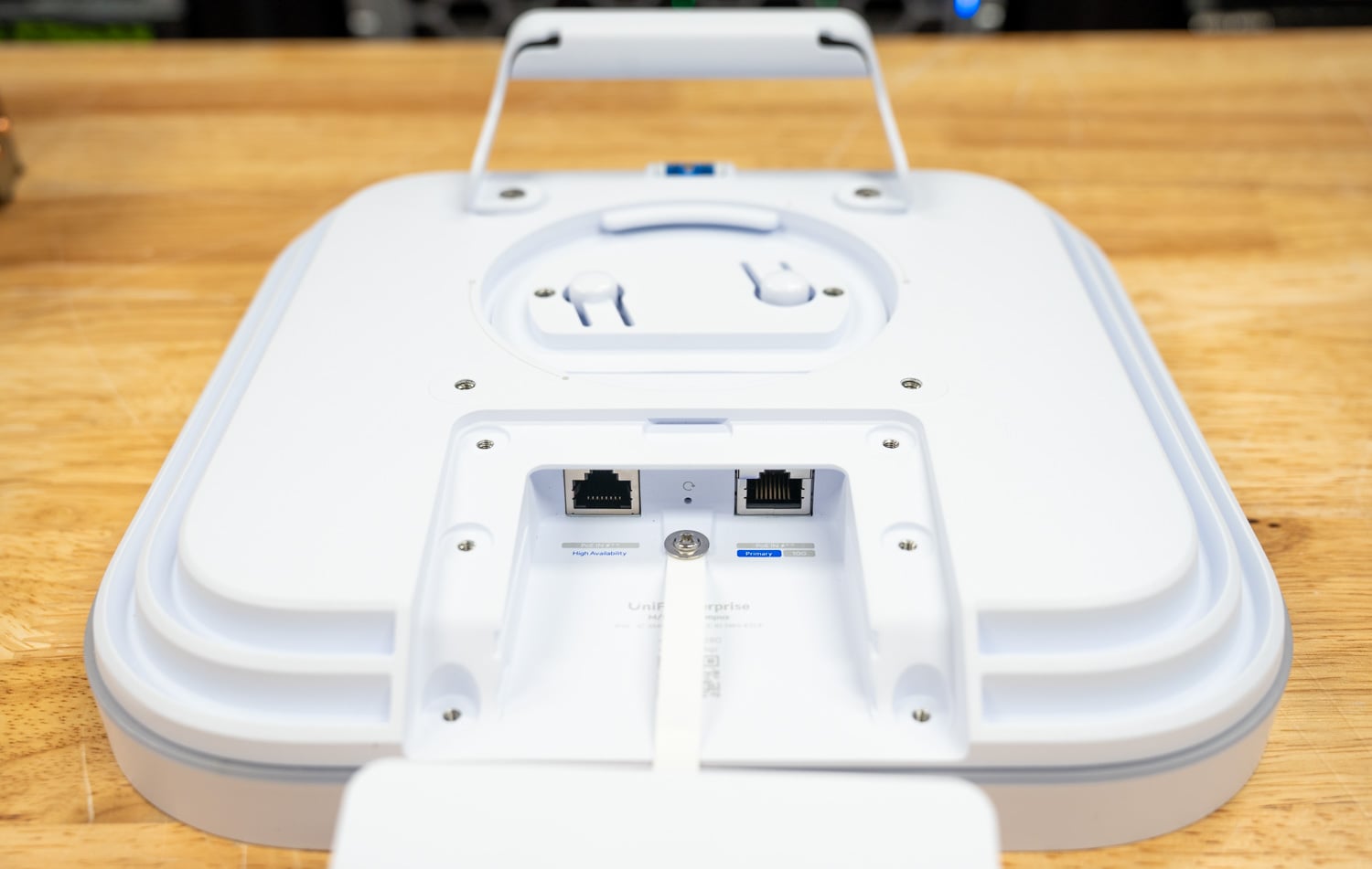 e7 rear io
