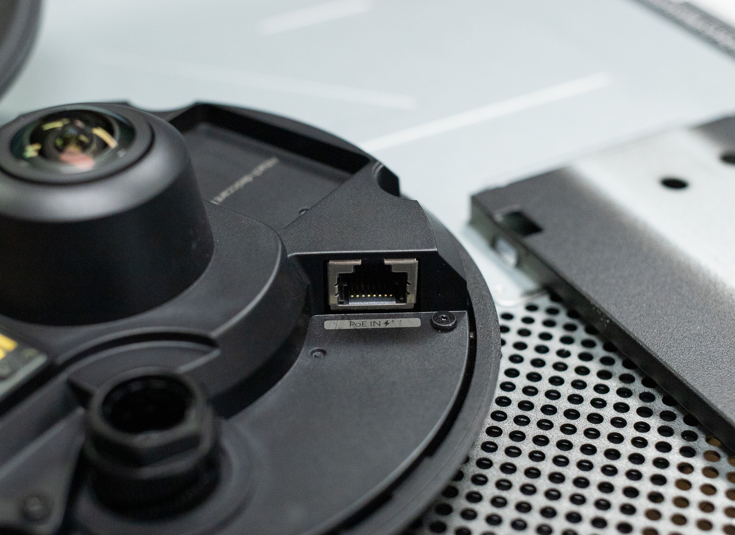 internal view of the PoE port on the ubiquiti g6 pro 360