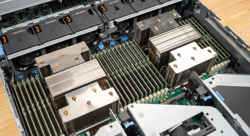 Poweredge R7725 Rear Dell PowerEdge R770AP Review: Dell's Purpose-Built Answer for Latency ...