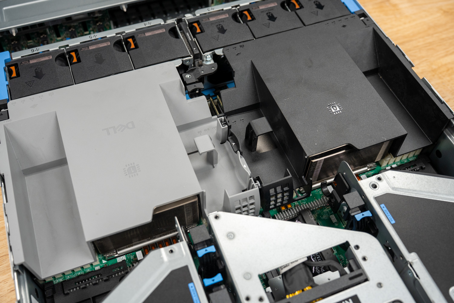 Dell PowerEdge R770AP cooling shroud for memory and CPU's