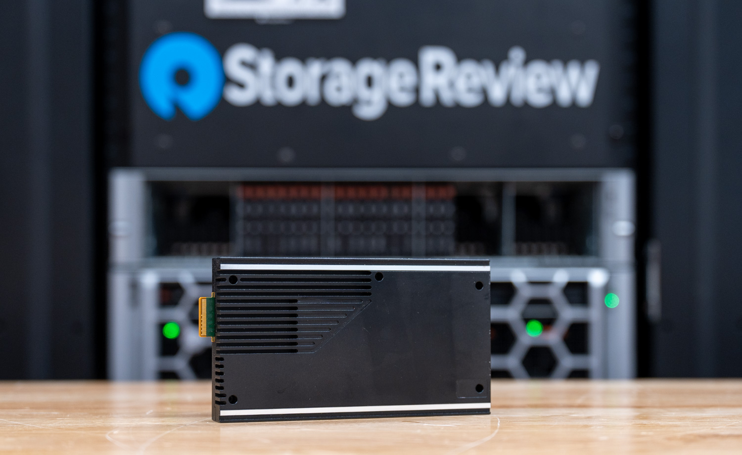 DapuStor R6060 122TB rear view