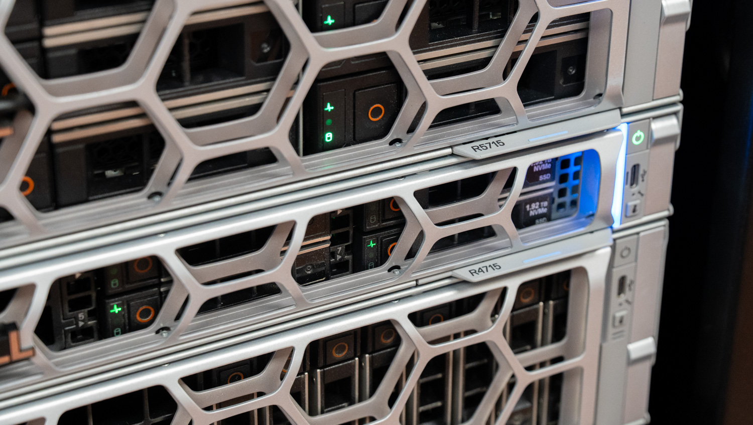 Dell PowerEdge R4715 and R5715: SMB Infrastructure Alignment
