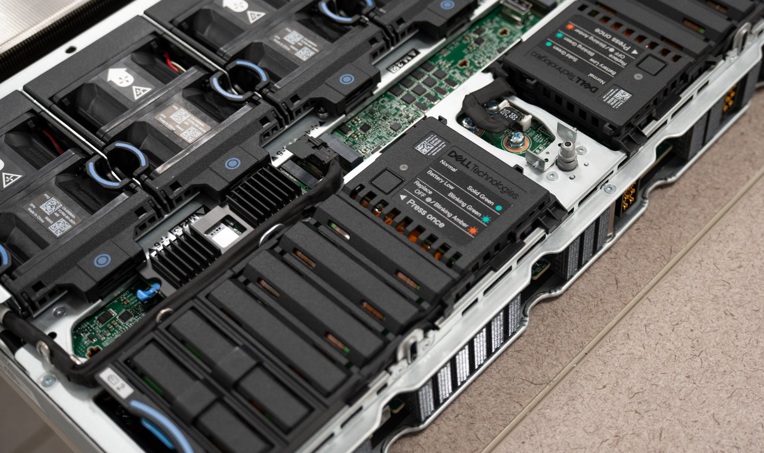 Dell PowerStore 9500 Hold Battery packs