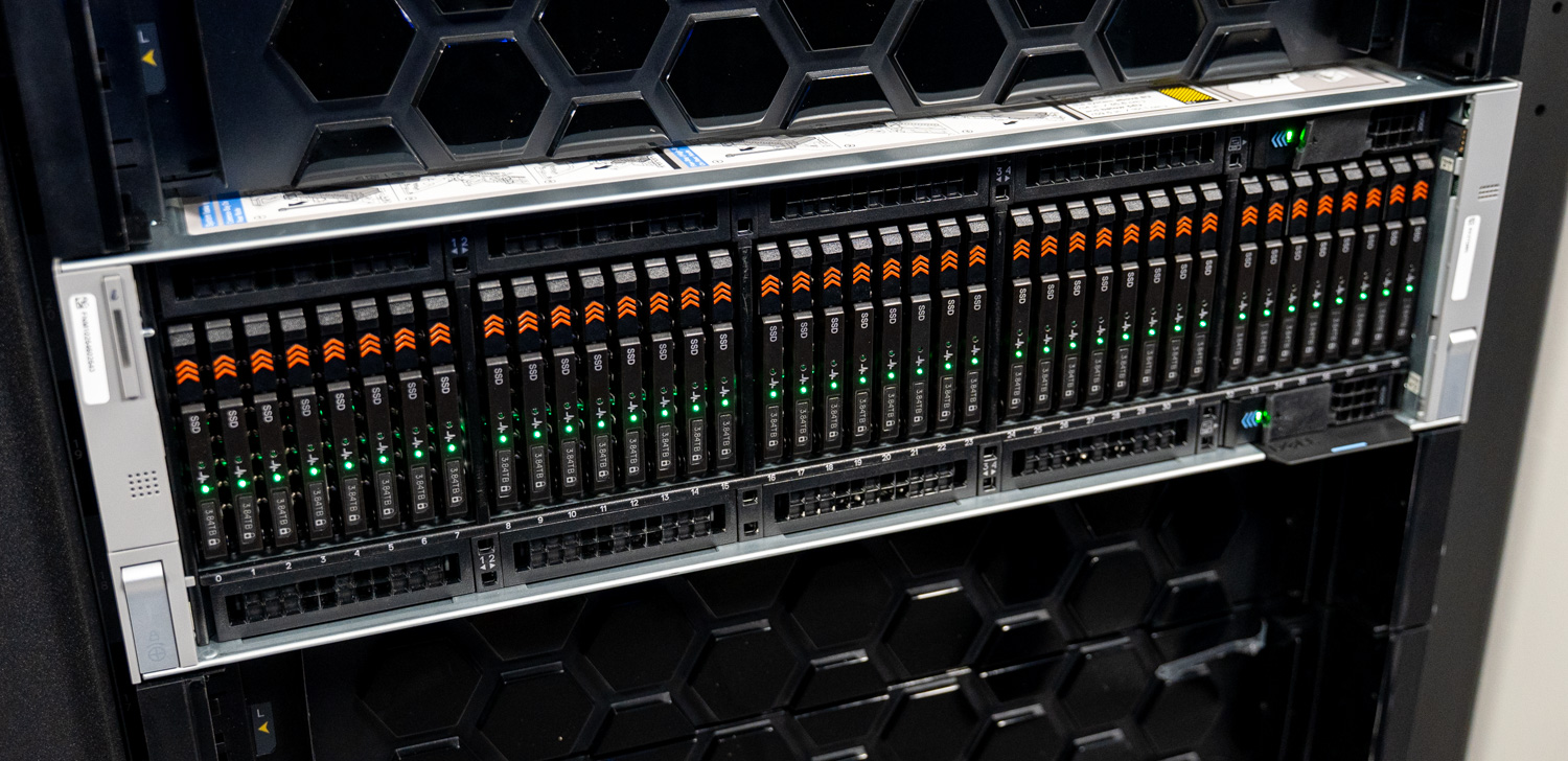 Dell PowerStore Gen 3 front drive bays