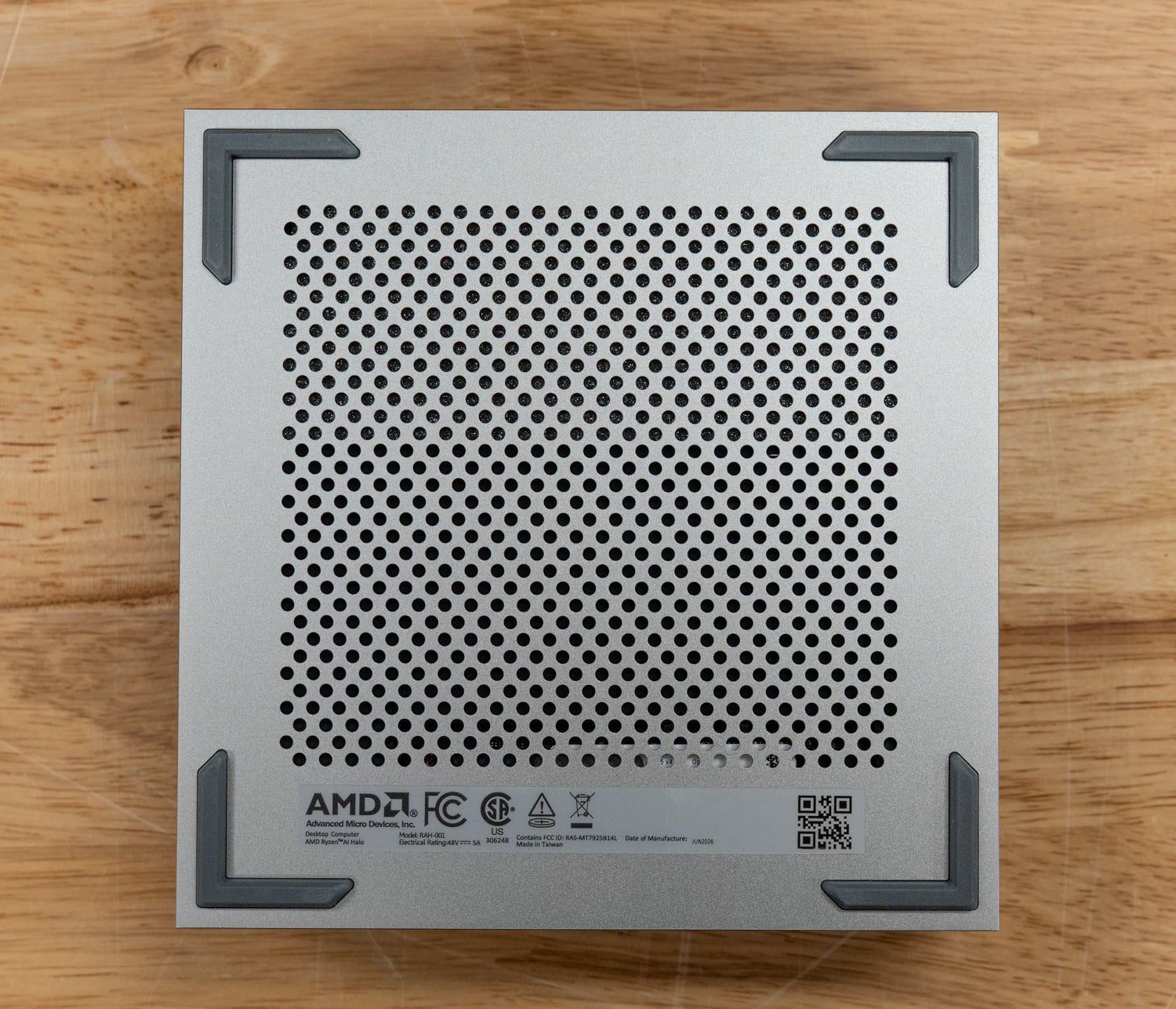 AMD Ryzen AI Halo bottom.
