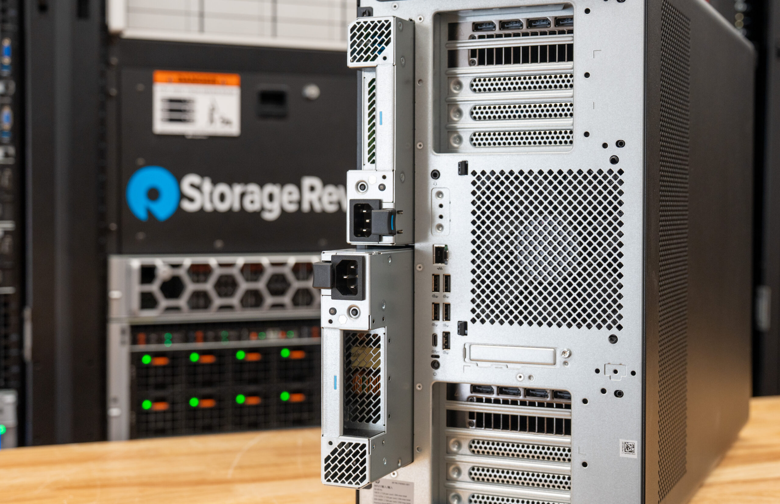 ◡̈⃝ページ HP Z8 Fury G6i レビュー：Xeon 1基、Blackwell GPU最大4基搭載