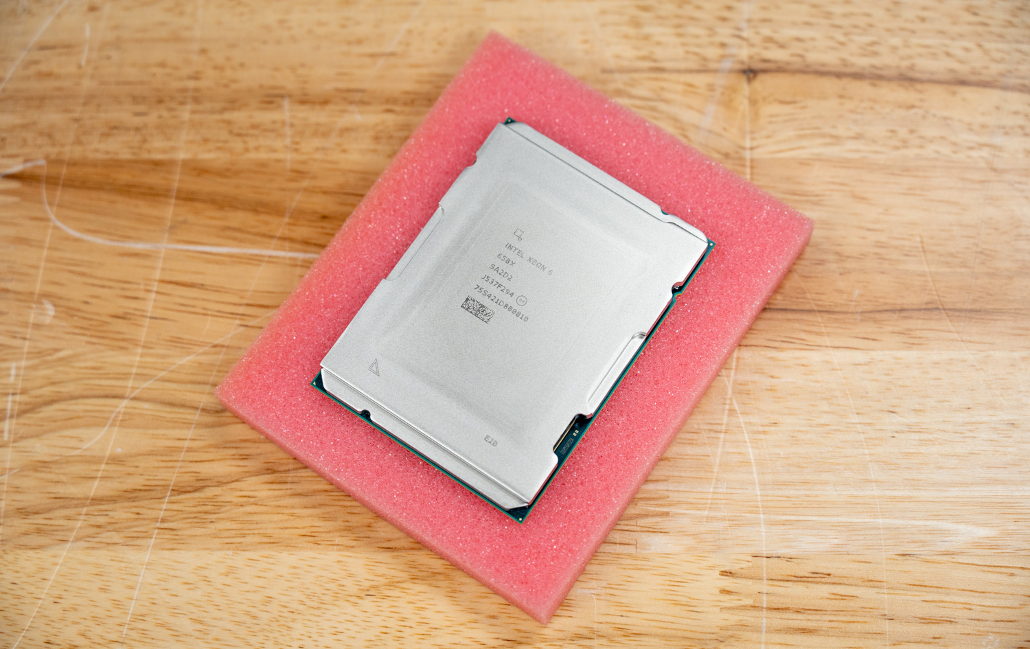 Intel Xeon 658X