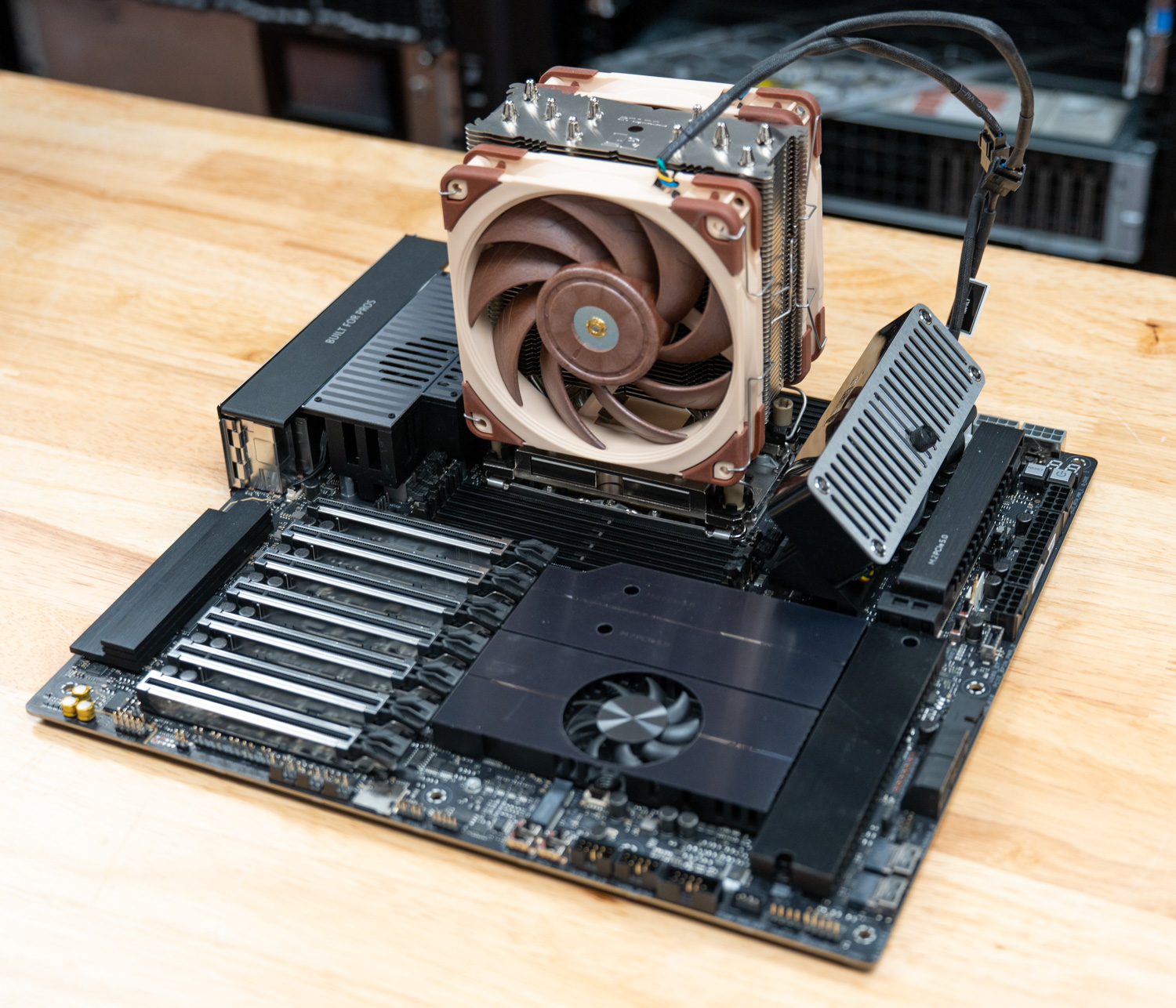Intel Xeon 658X Review: 24 Cores Into Intel's New Workstation