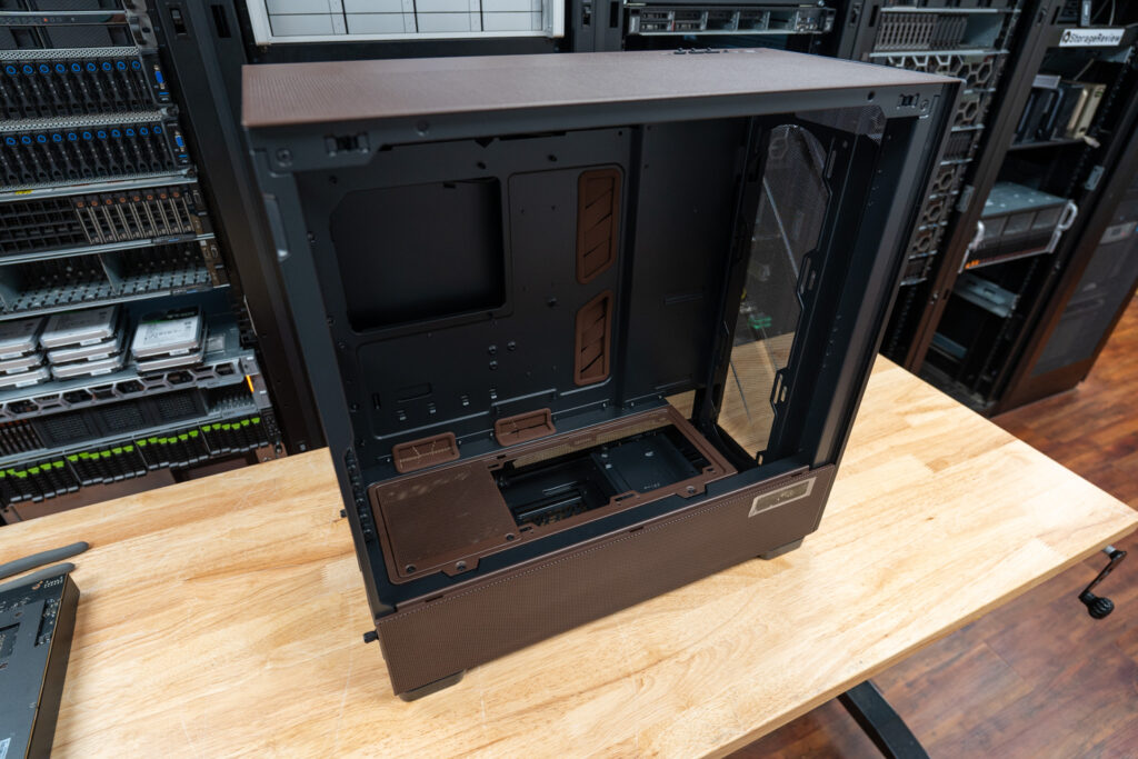 Antec Flux Pro Noctua Edition interior