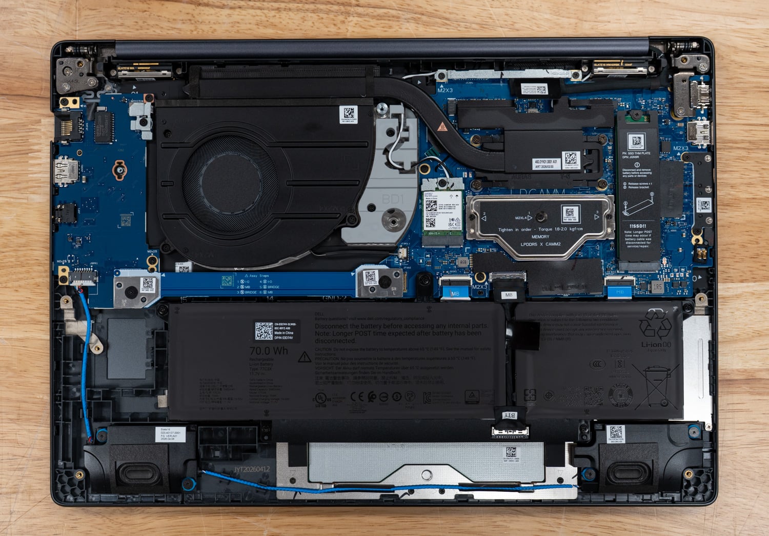 Dell Pro Precision 5 16s Intel internals with 70Wh battery, LPCAMM2 memory, and single fan cooling