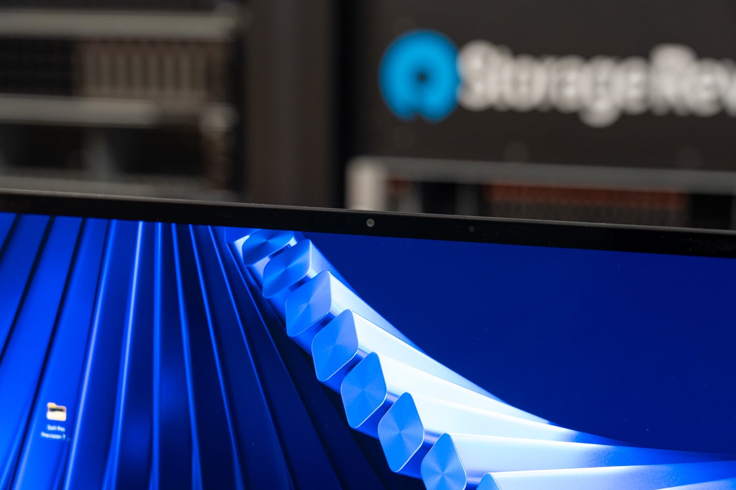 Dell Pro Precision 7 16 UHD+ Tandem OLED panel viewed at an angle