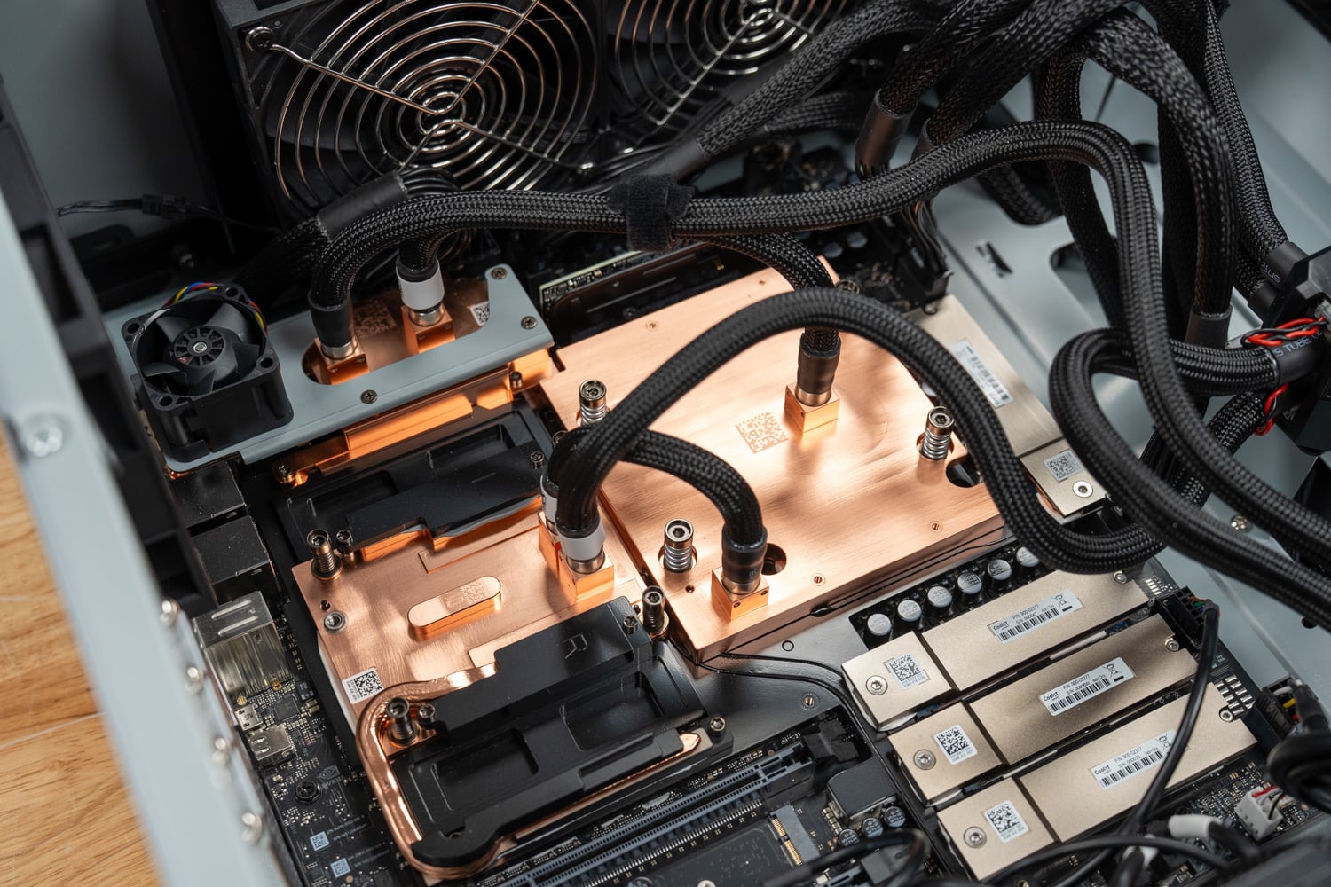 Обзор ASUS ExpertCenter Pro ET900N G3: мощная рабочая станция на базе NVIDIA GB300 — иллюстрация 7 к материалу