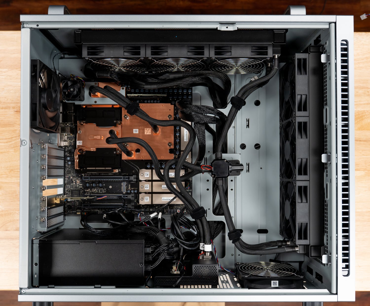 Обзор ASUS ExpertCenter Pro ET900N G3: мощная рабочая станция на базе NVIDIA GB300 — иллюстрация 3 к материалу